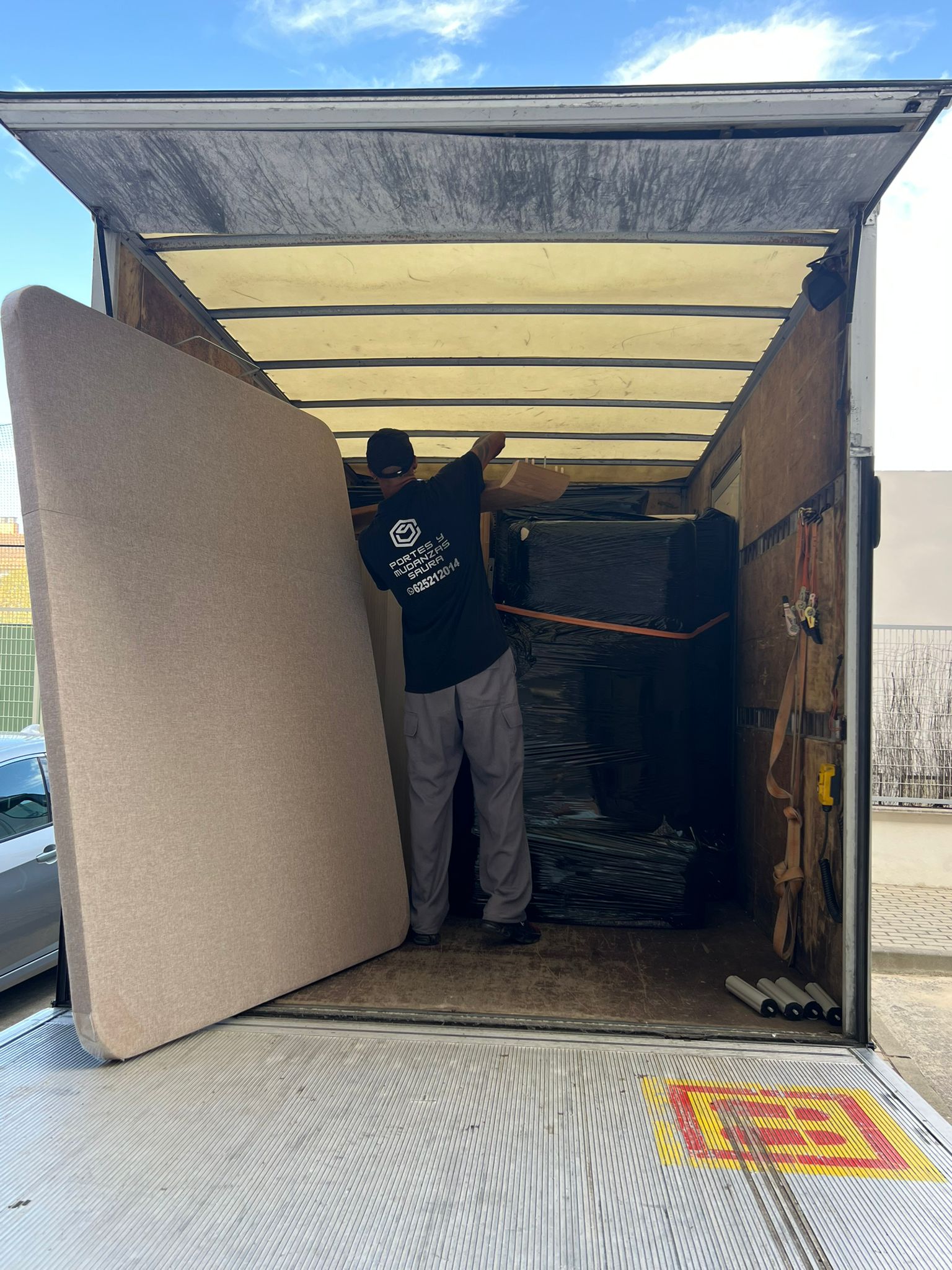 Mudanza Portes y Mudanzas Saura
